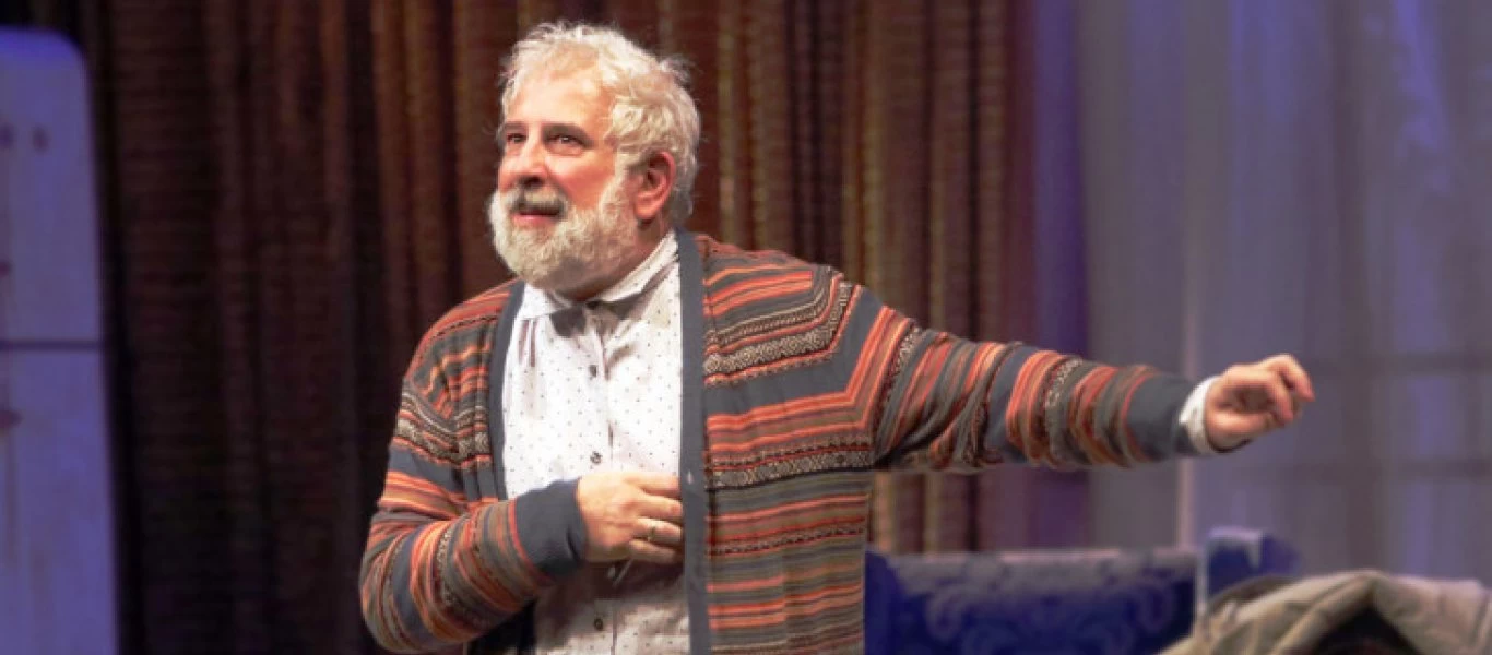 Νέα καταγγελία κατά του Πέτρου Φιλιππίδη: Έστειλε ηθοποιό στα επείγοντα από τα χτυπήματα